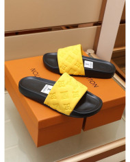 Louis  Vuitton  Men slippers