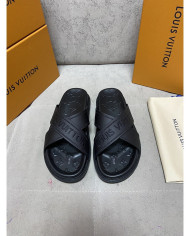 Louis  Vuitton  Men slippers