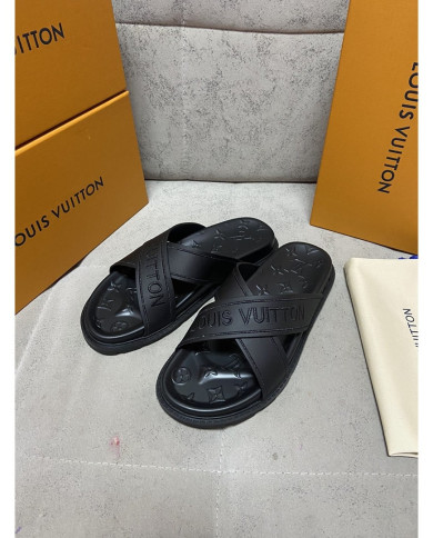 Louis  Vuitton  Men slippers
