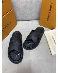 Louis  Vuitton  Men slippers