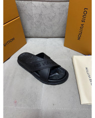 Louis  Vuitton  Men slippers