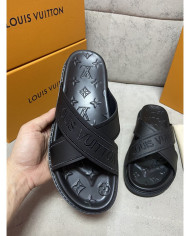 Louis  Vuitton  Men slippers