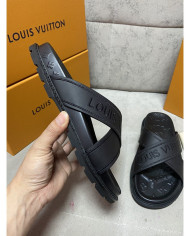 Louis  Vuitton  Men slippers