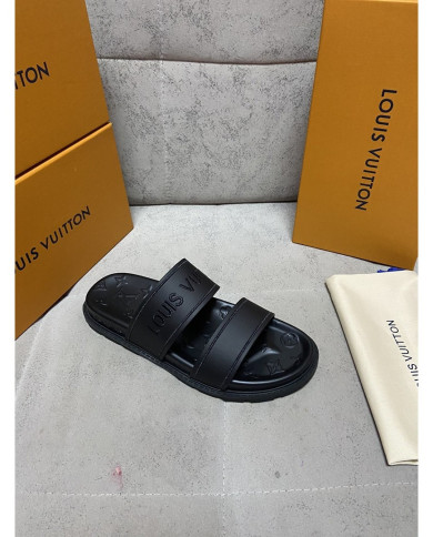 Louis  Vuitton  Men slippers