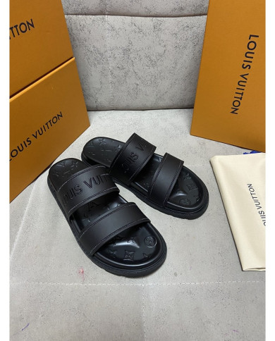 Louis  Vuitton  Men slippers