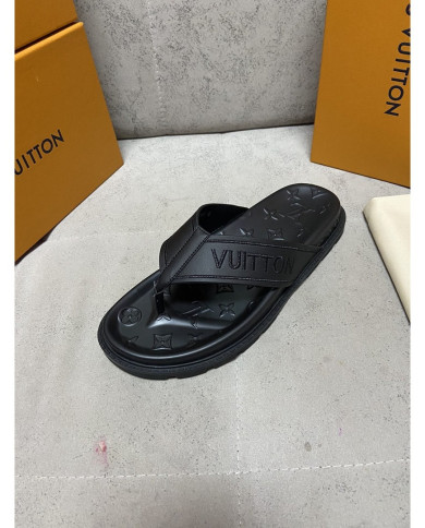 Louis  Vuitton  Men slippers