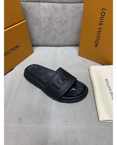 Louis  Vuitton  Men slippers
