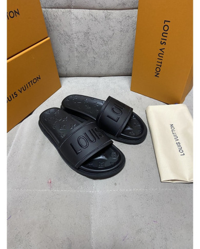 Louis  Vuitton  Men slippers