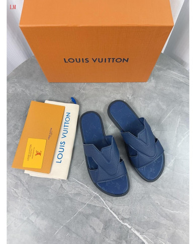 Louis  Vuitton  Men slippers
