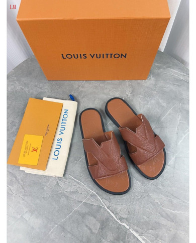 Louis  Vuitton  Men slippers