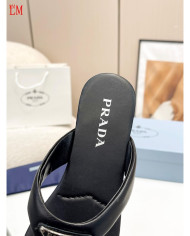 Prada  Lady slippers