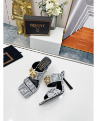 Versace  Lady slippers