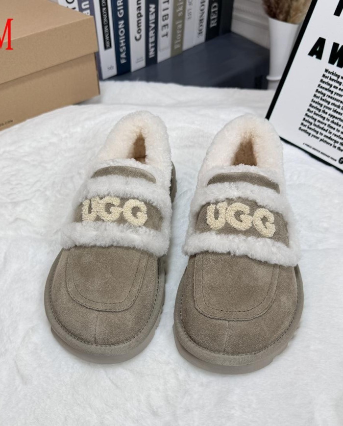 UGG Snow boots