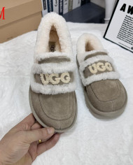 UGG Snow boots