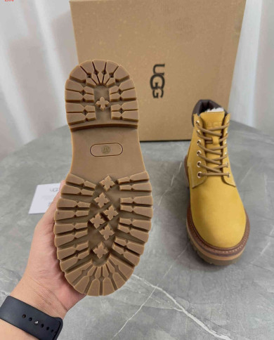 UGG Classic Snow Boots - Comfortable and Warm Stylish and Versatile