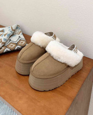 UGG Winter Thick Platform Warm Slippers for Women Cozy Indoor Fuzzy Shoes