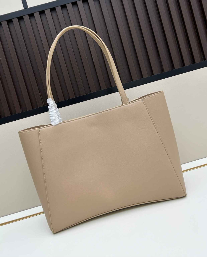Balenciaga Elegant Large Tote Bag for Women