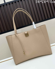 Balenciaga Elegant Large Tote Bag for Women