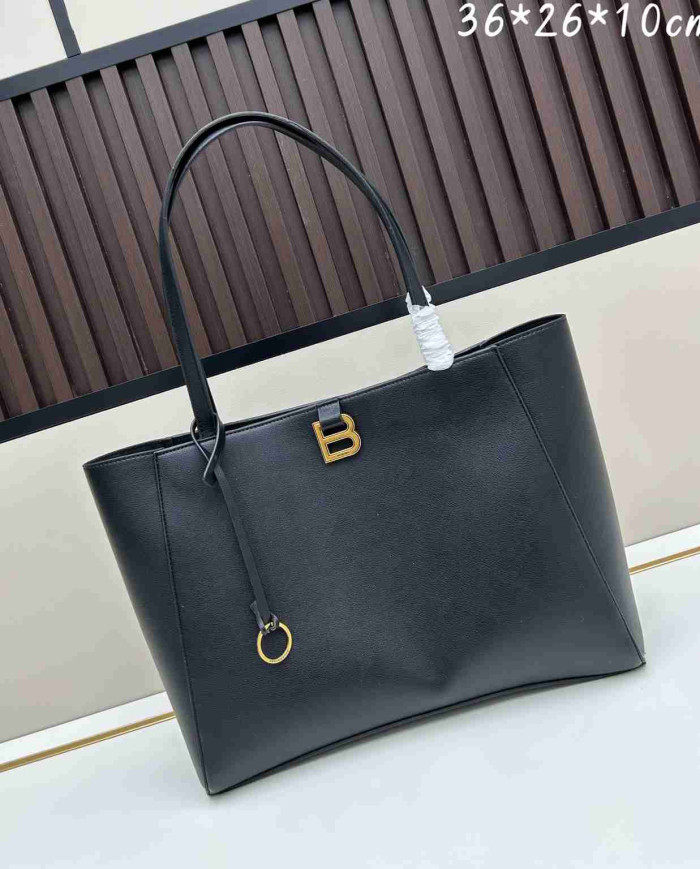 Balenciaga Elegant Large Tote Bag for Women