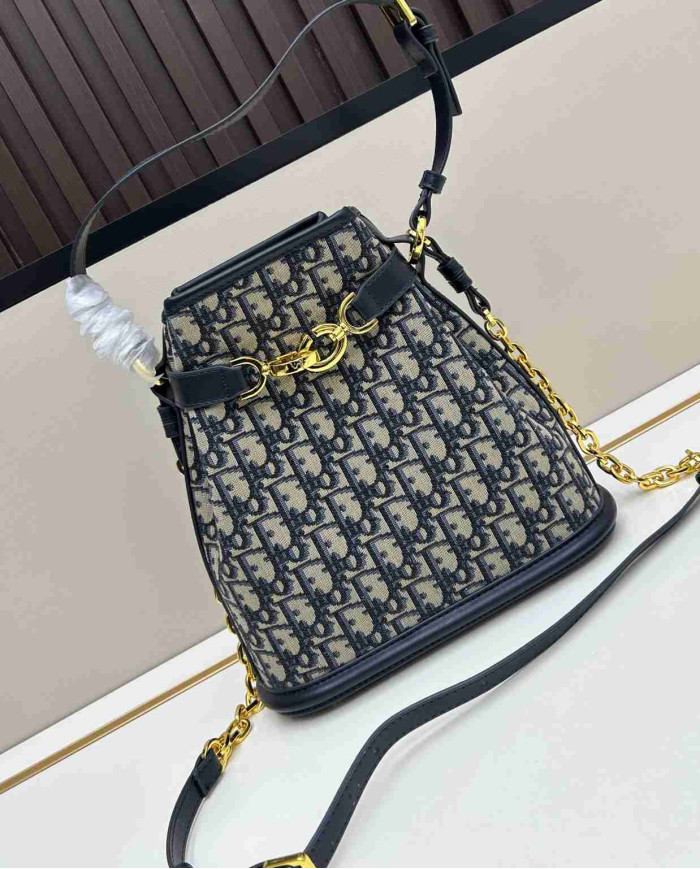 DIOR Bucket Bag