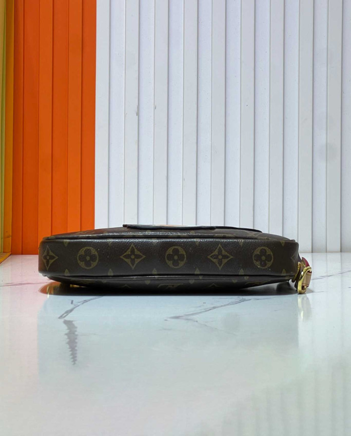 Louis Vuitton Cartoon Bear Chain Wristlet