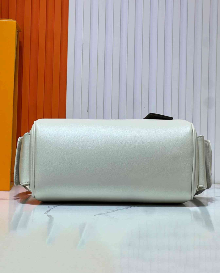 Louis Vuitton Chain Accent Bag