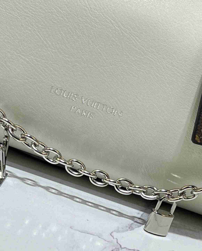 Louis Vuitton Chain Accent Bag