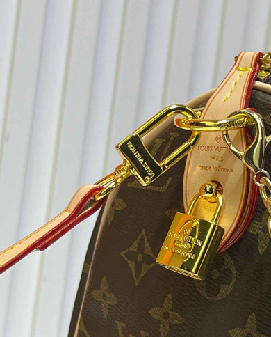 Louis Vuitton Monogram Boston Top-Handle Bag