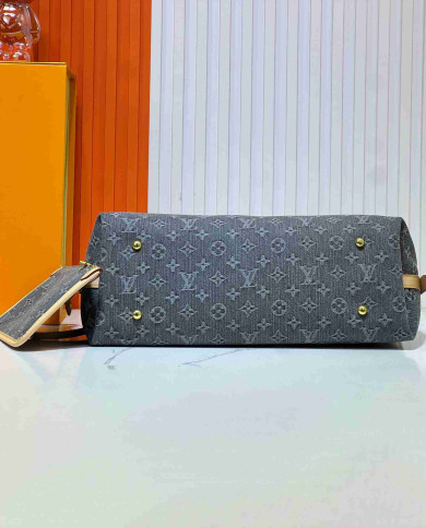 Louis Vuitton Monogram Underarm Bag