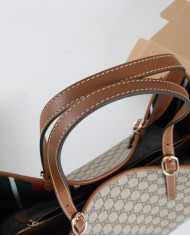 GUCCI GG Supreme Tote Bag