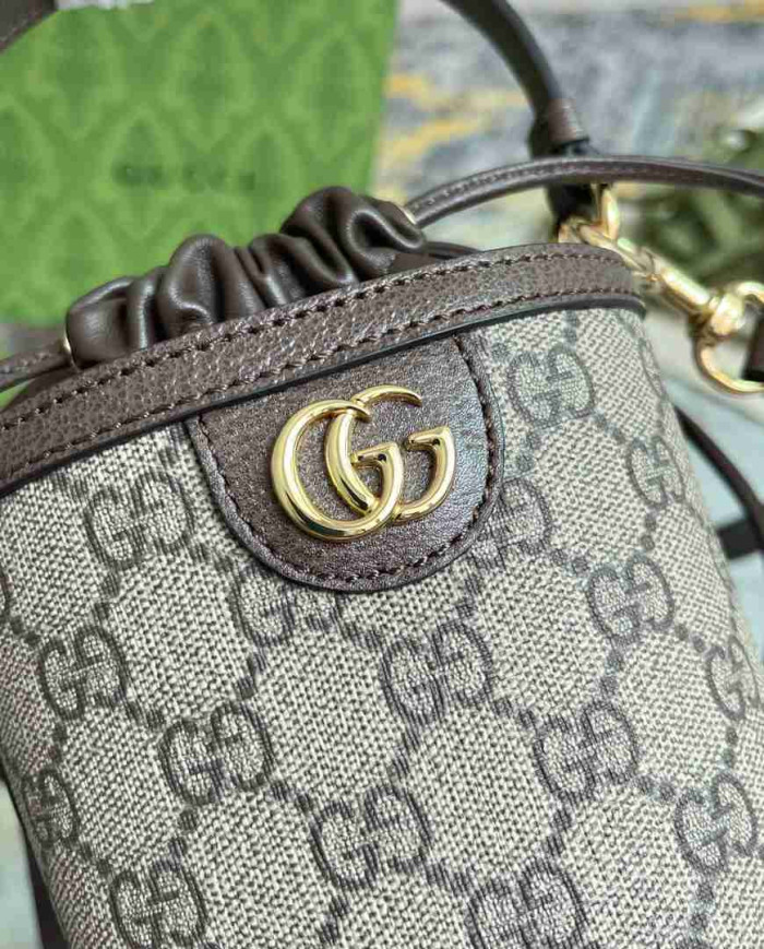 Gucci GG Supreme Bucket Bag