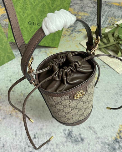 Gucci GG Supreme Bucket Bag