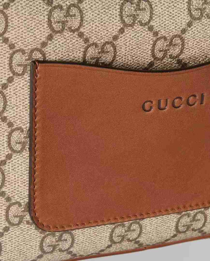 GUCCI GG Supreme Shoulder Bag