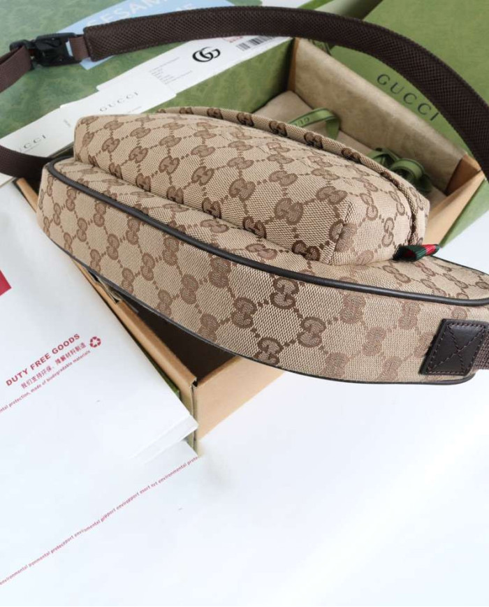 GUCCI Waist Bag GG Zip Pouch