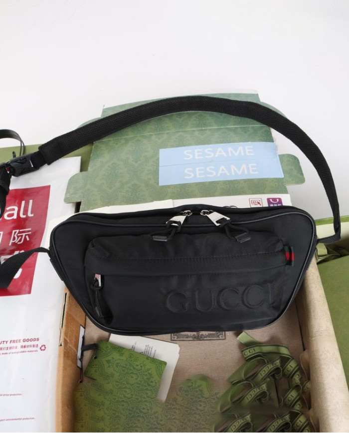 GUCCI Waist Bag GG Zip Pouch