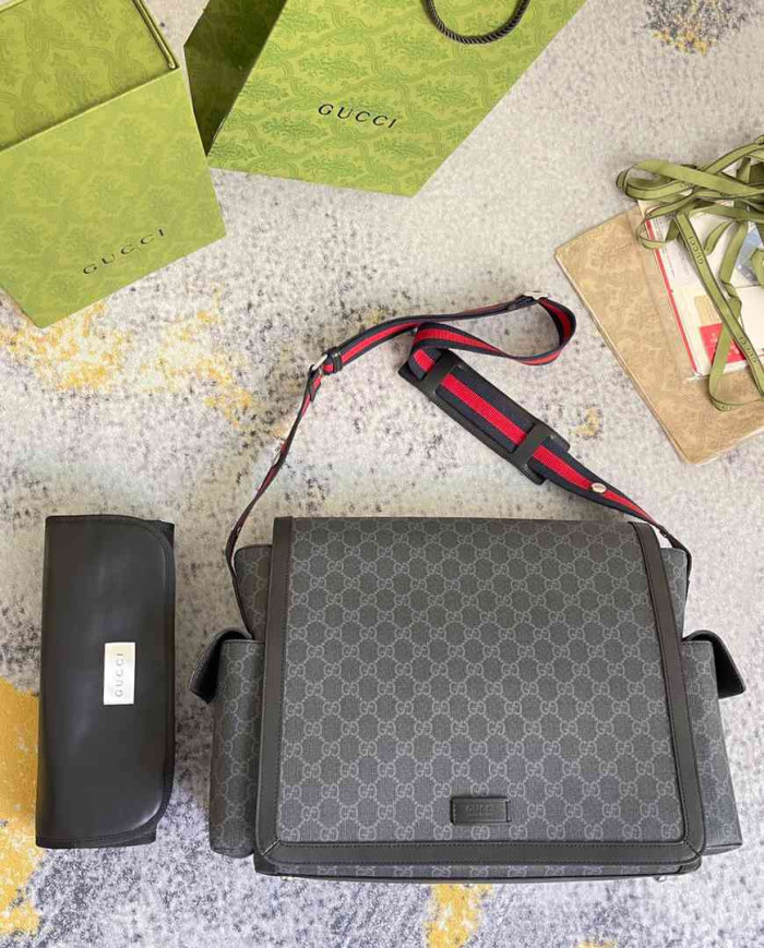 GUCCI Classic Postman's Bag