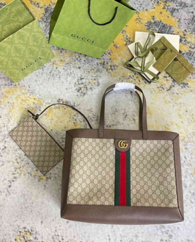 GUCCI GG Emblem Tote Bag