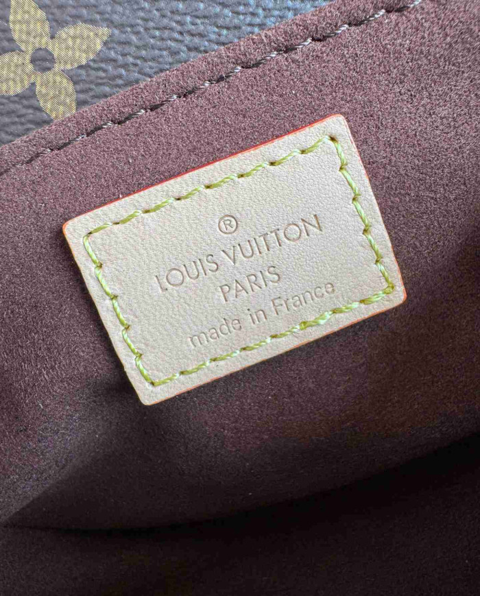 LV Chain Shoulder Bag