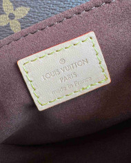 LV Chain Shoulder Bag