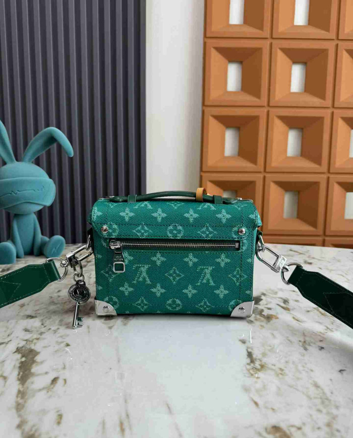 LV Trunk Messenger