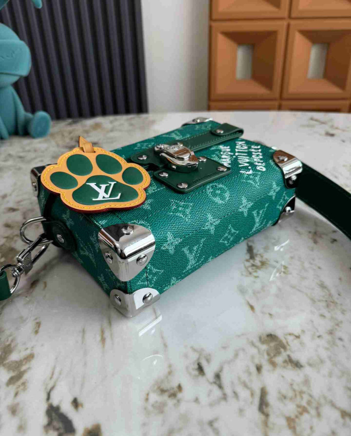 LV Trunk Messenger