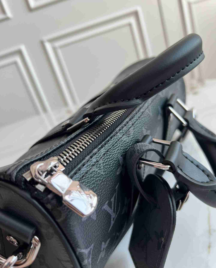 LV Monogram Shadow Keepall Bandoulière 25