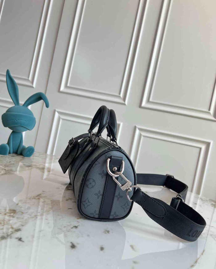 LV Monogram Shadow Keepall Bandoulière 25