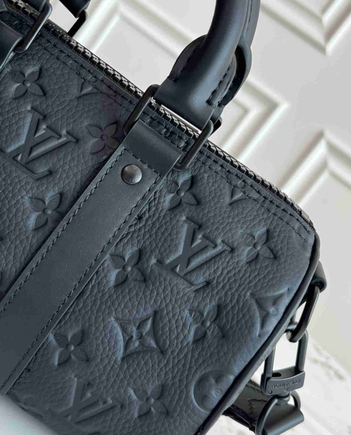 LV Monogram Shadow Keepall Bandoulière 25