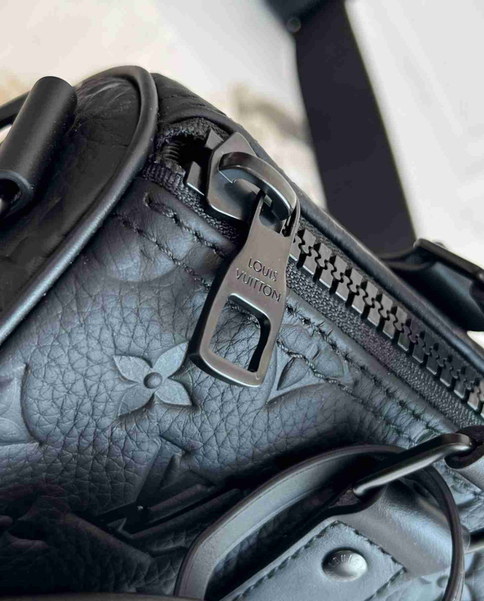 LV Monogram Shadow Keepall Bandoulière 25