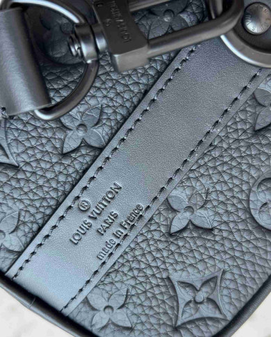 LV Monogram Shadow Keepall Bandoulière 25