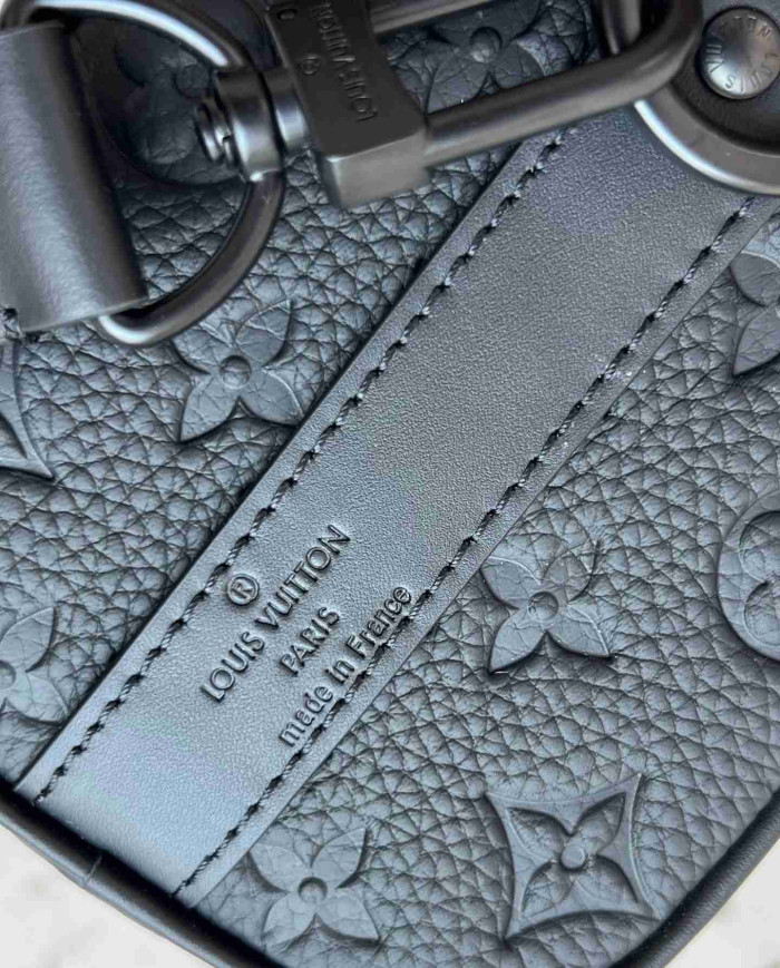 LV Monogram Shadow Keepall Bandoulière 25