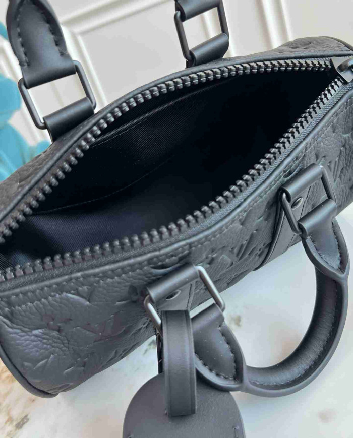 LV Monogram Shadow Keepall Bandoulière 25