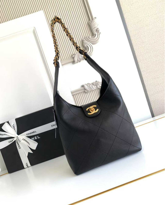 Chanel 25P Hobo Bag