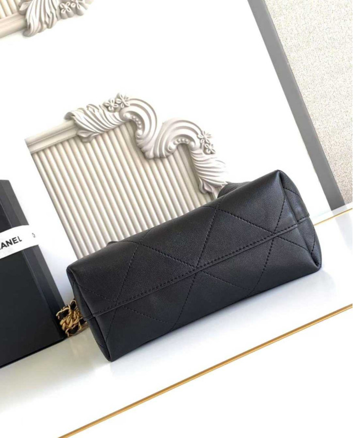Chanel 25P Hobo Bag